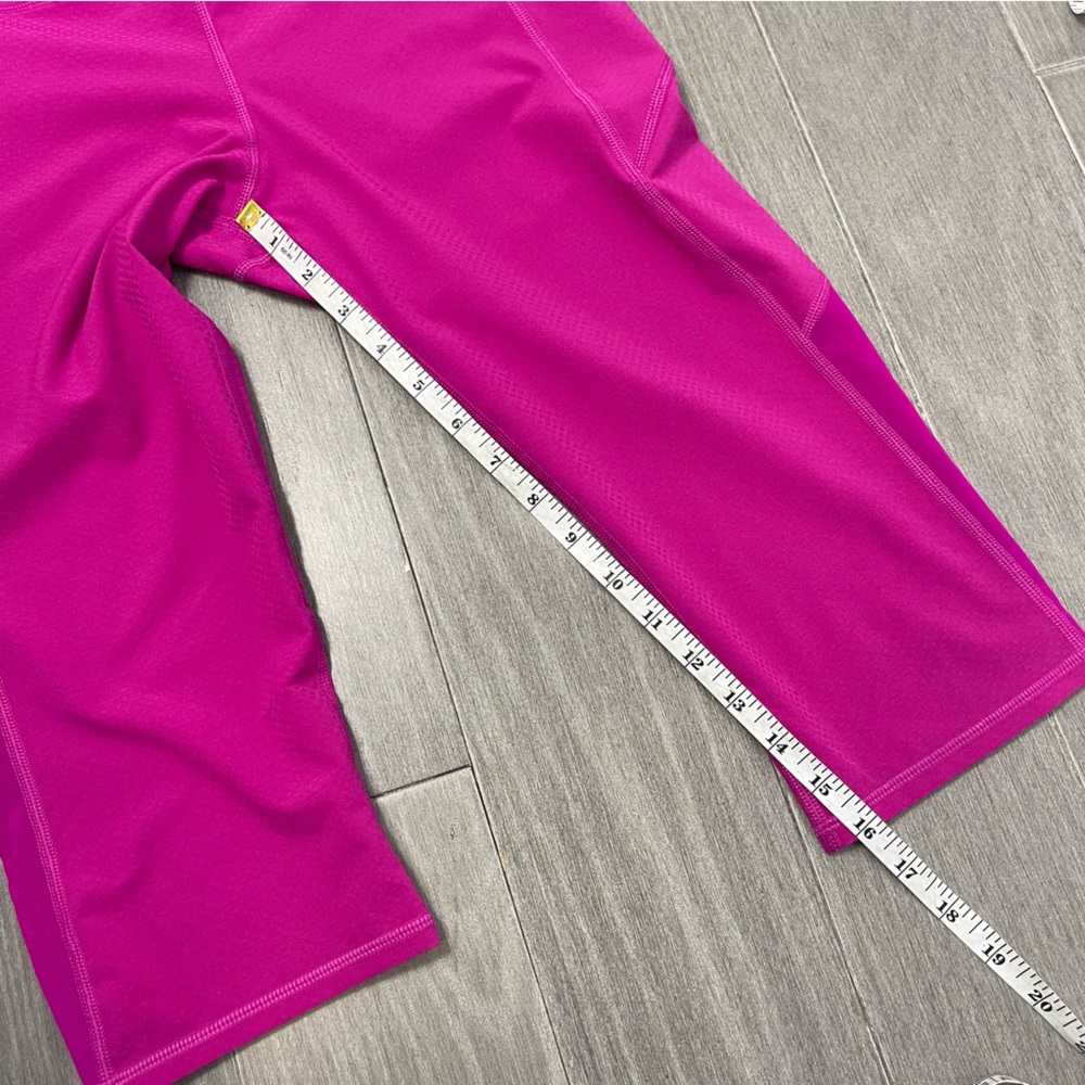 Athleta Dobby Be Free Knicker Crop Capri Leggings Magenta Pink Pants 446613 M - Picture 15 of 16